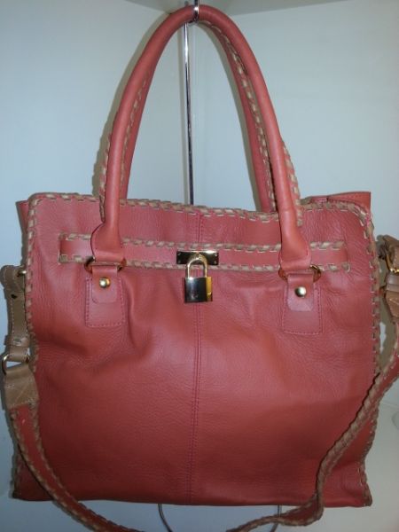 Bolsa couro com detalhes e cadeado ref.102382